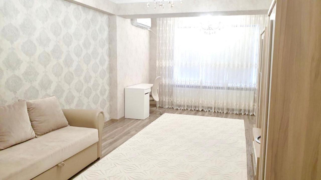 Center Apartment On Albisoara Street Chişinau Exteriör bild