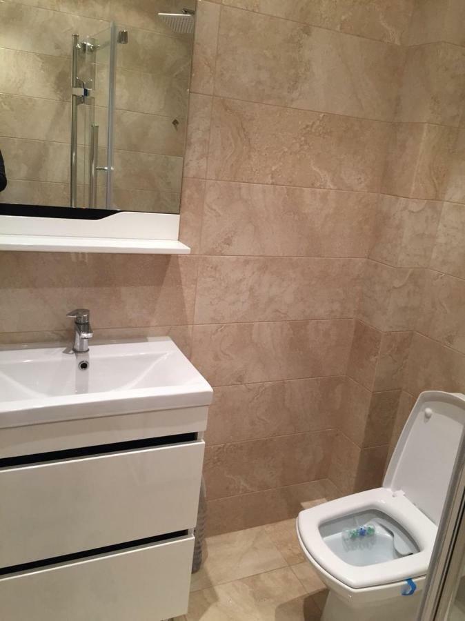 Center Apartment On Albisoara Street Chişinau Exteriör bild