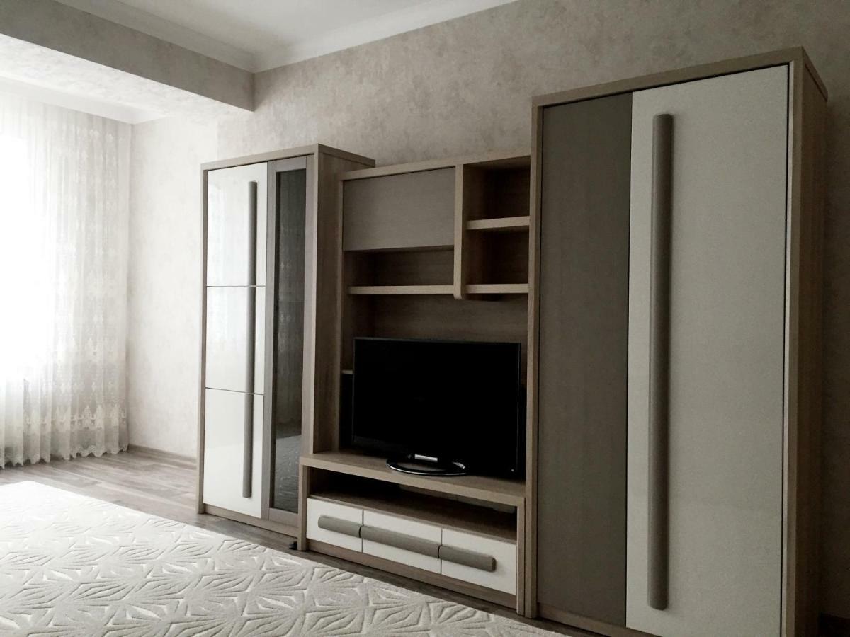 Center Apartment On Albisoara Street Chişinau Exteriör bild