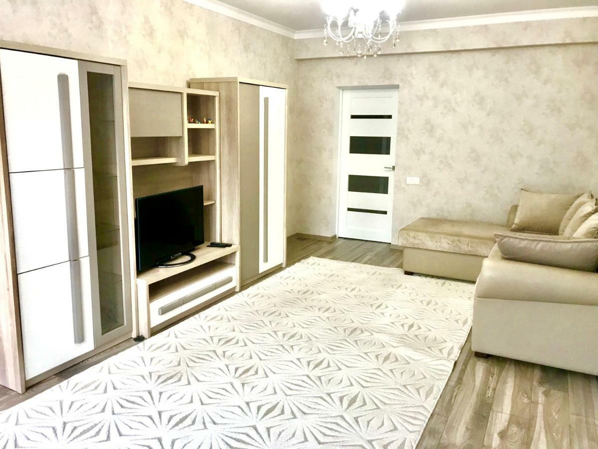 Center Apartment On Albisoara Street Chişinau Exteriör bild