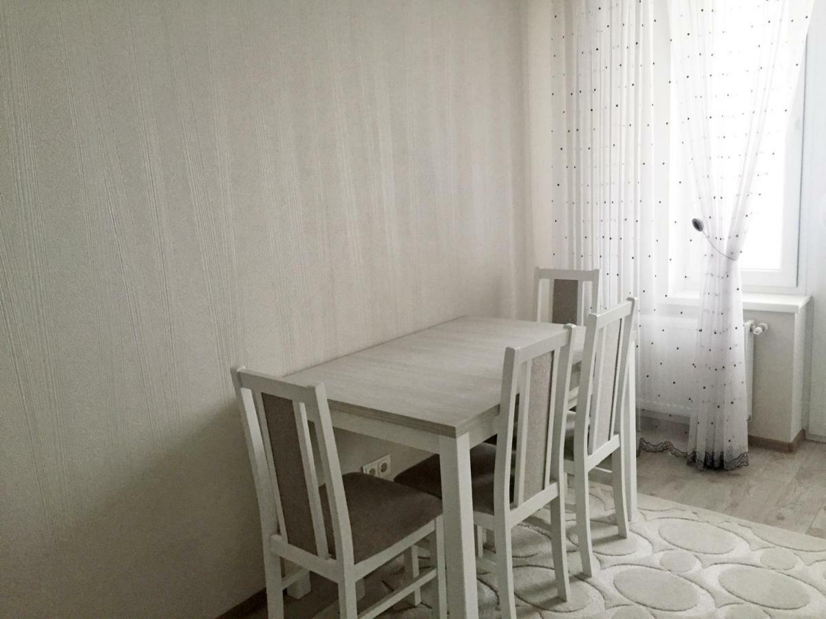 Center Apartment On Albisoara Street Chişinau Exteriör bild